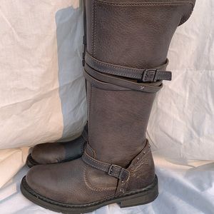 Knee high, full grain supple brown leather Harley Davidson boots.